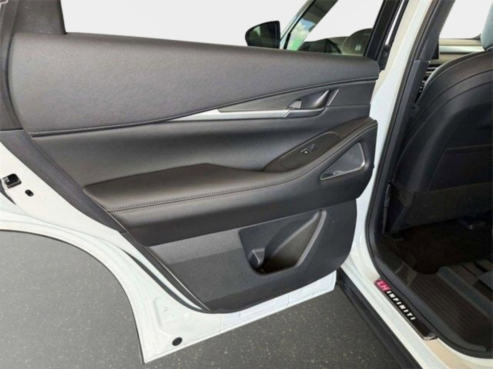 Used 2025 INFINITI QX60 Luxe image 87