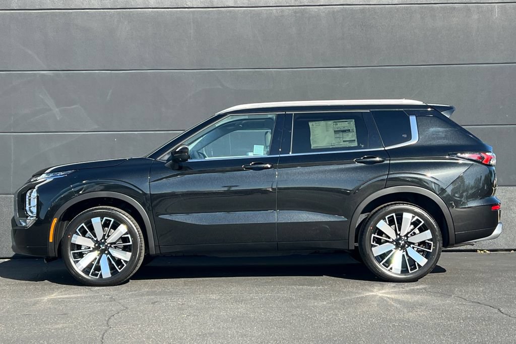 New 2026 Mitsubishi Outlander SEL FWD image 8