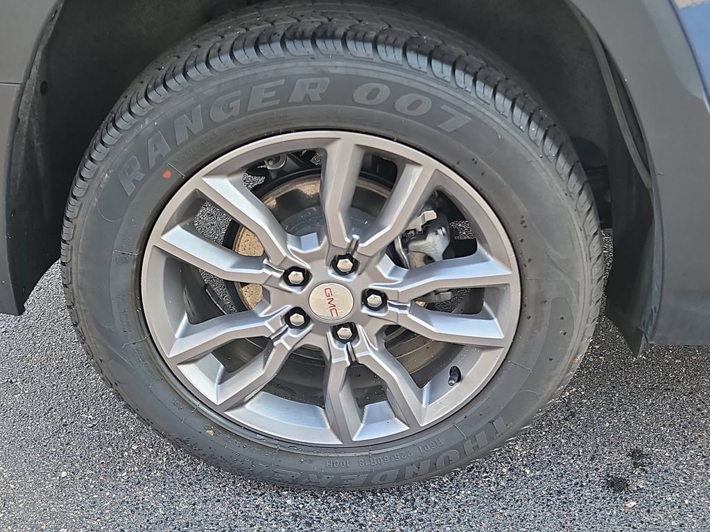 Used 2024 GMC Terrain SLT AWD/4WD image 7