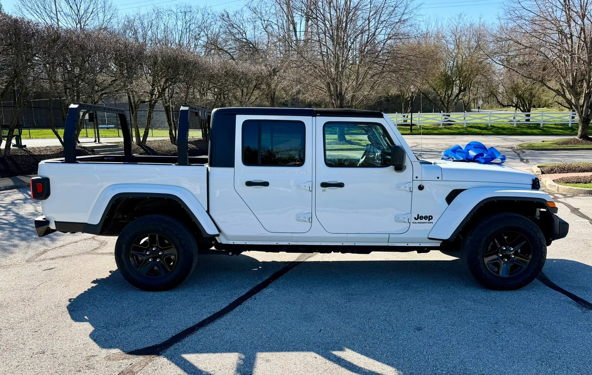 Used 2022 Jeep Gladiator Sport AWD/4WD image 4