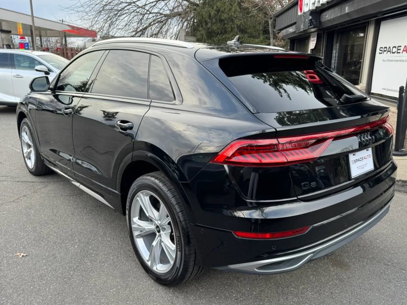 Used 2022 Audi Q8 Premium w/ Convenience Package image 6