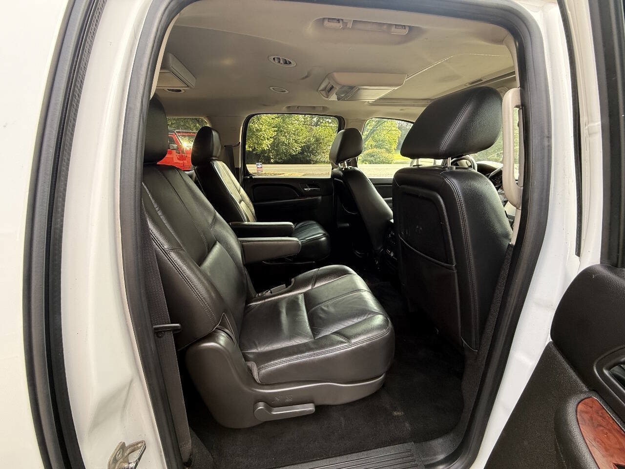 Used 2012 Chevrolet Suburban LT AWD/4WD image 21