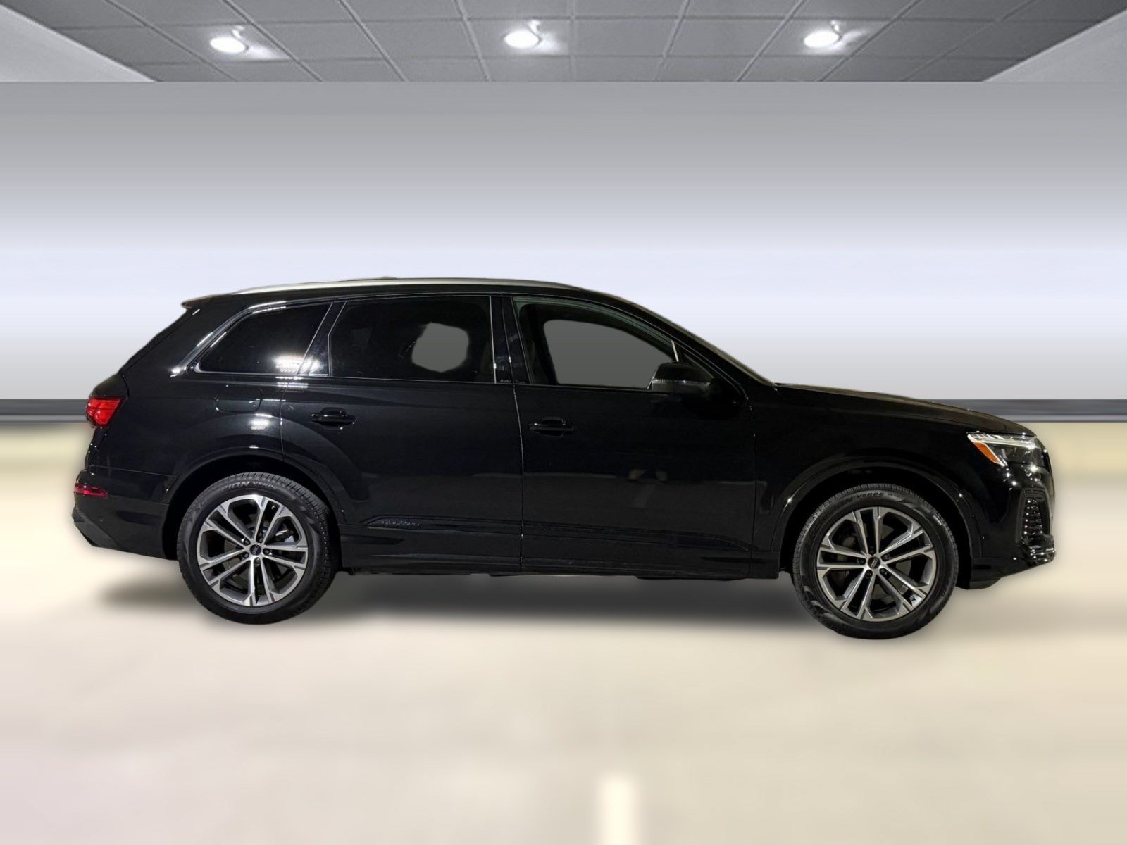 Certified 2026 Audi Q7 2.0T Premium w/ Convenience Plus Package AWD/4WD image 8