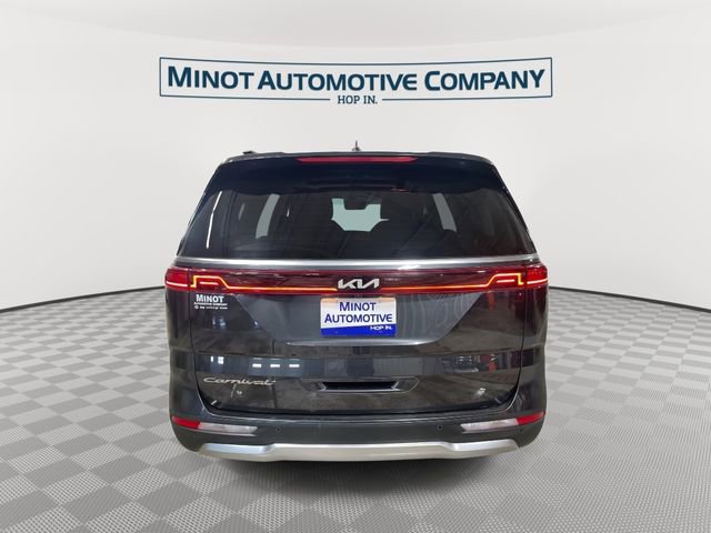 Used 2022 Kia Carnival SX Prestige image 7