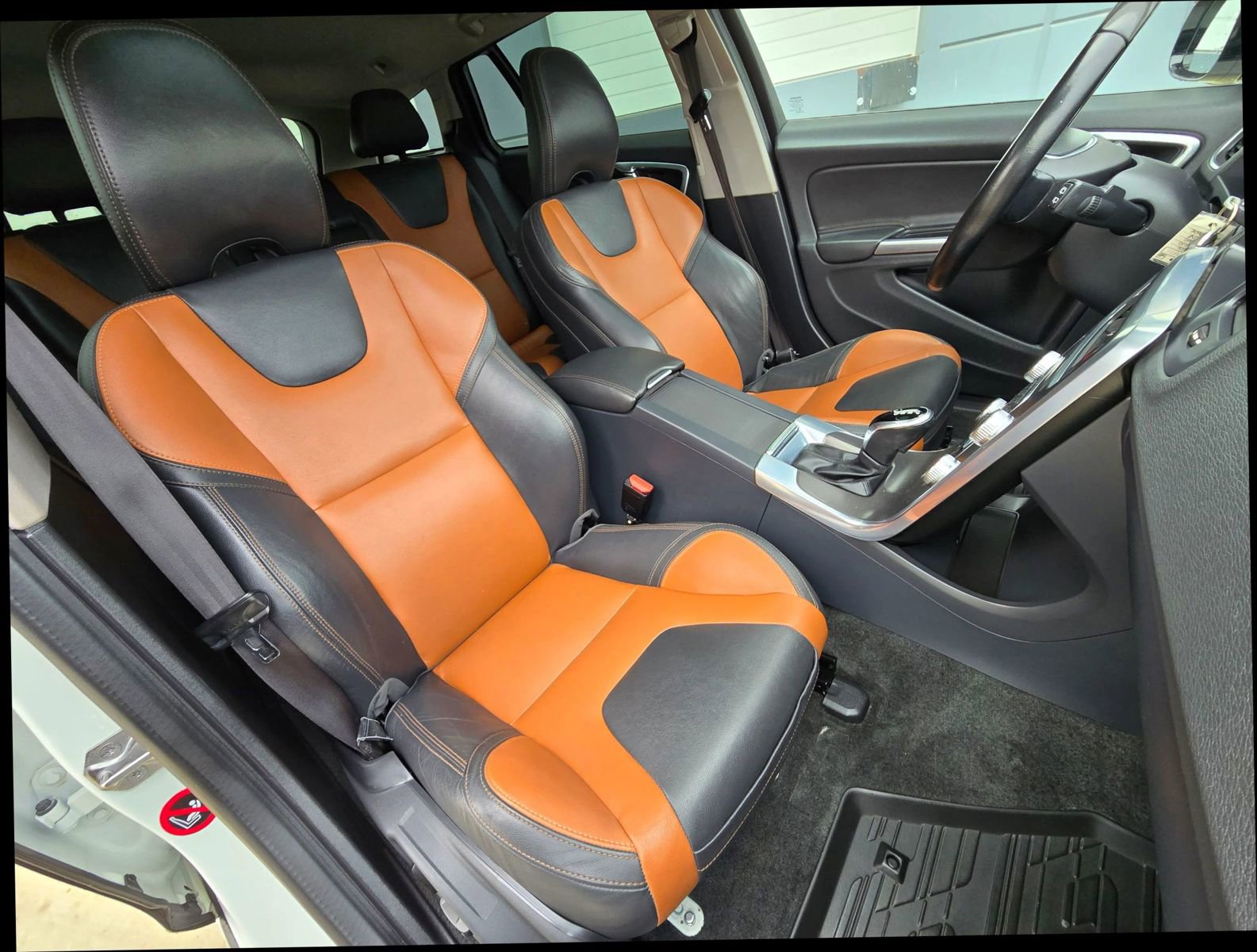 Used 2016 Volvo V60 T5 Cross Country w/ Convenience Package image 21