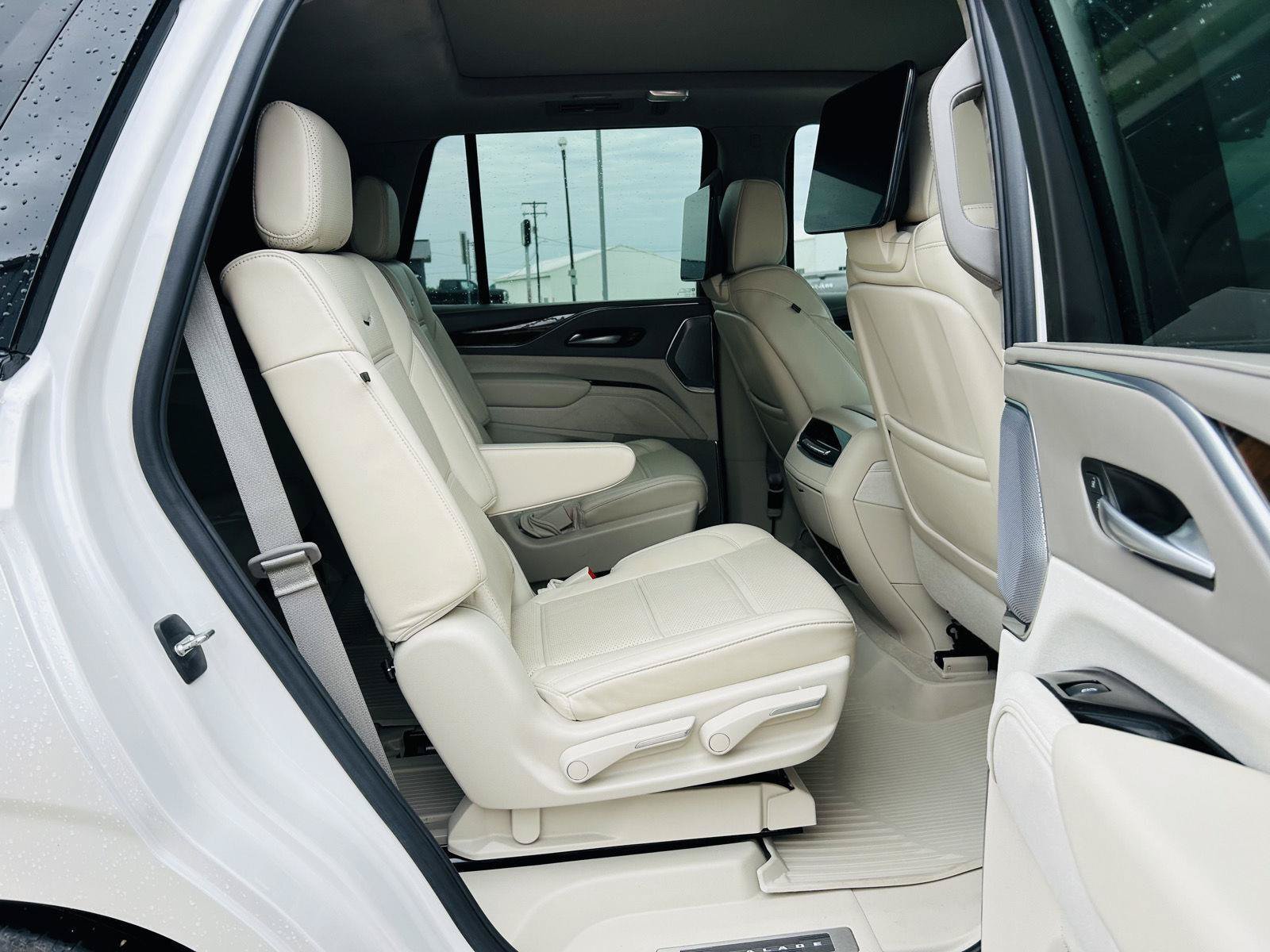 Used 2024 Cadillac Escalade Sport Platinum AWD/4WD image 40