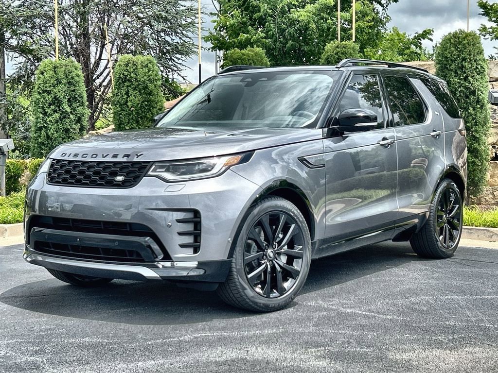 New 2026 Land Rover Discovery Dynamic SE