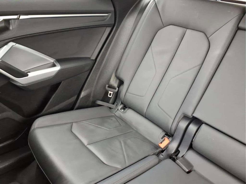 Used 2025 Audi Q3 2.0T Premium image 16