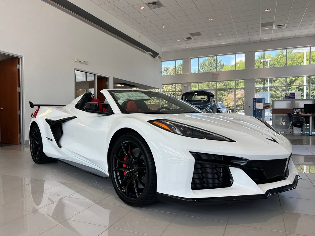 New 2027 Chevrolet Corvette Grand Sport RWD image 2