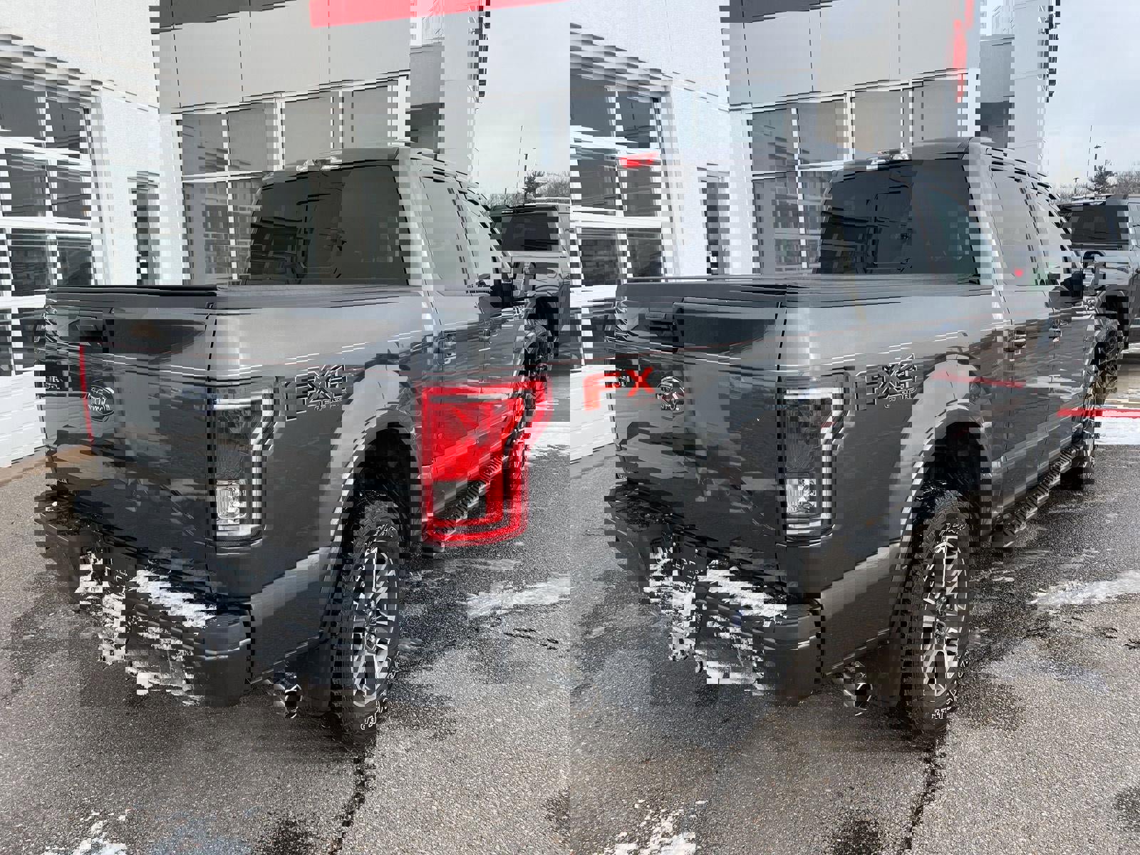 Used 2017 Ford F150 XLT w/ Equipment Group 302A Luxury image 19