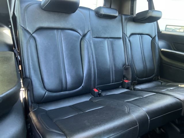 Used 2023 Jeep Wagoneer L Series II w/ Convenience Group I AWD/4WD image 10