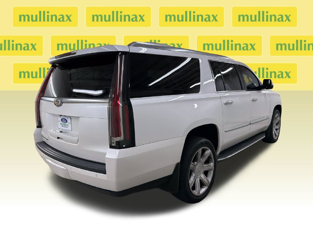 Used 2016 Cadillac Escalade ESV Luxury AWD/4WD image 3