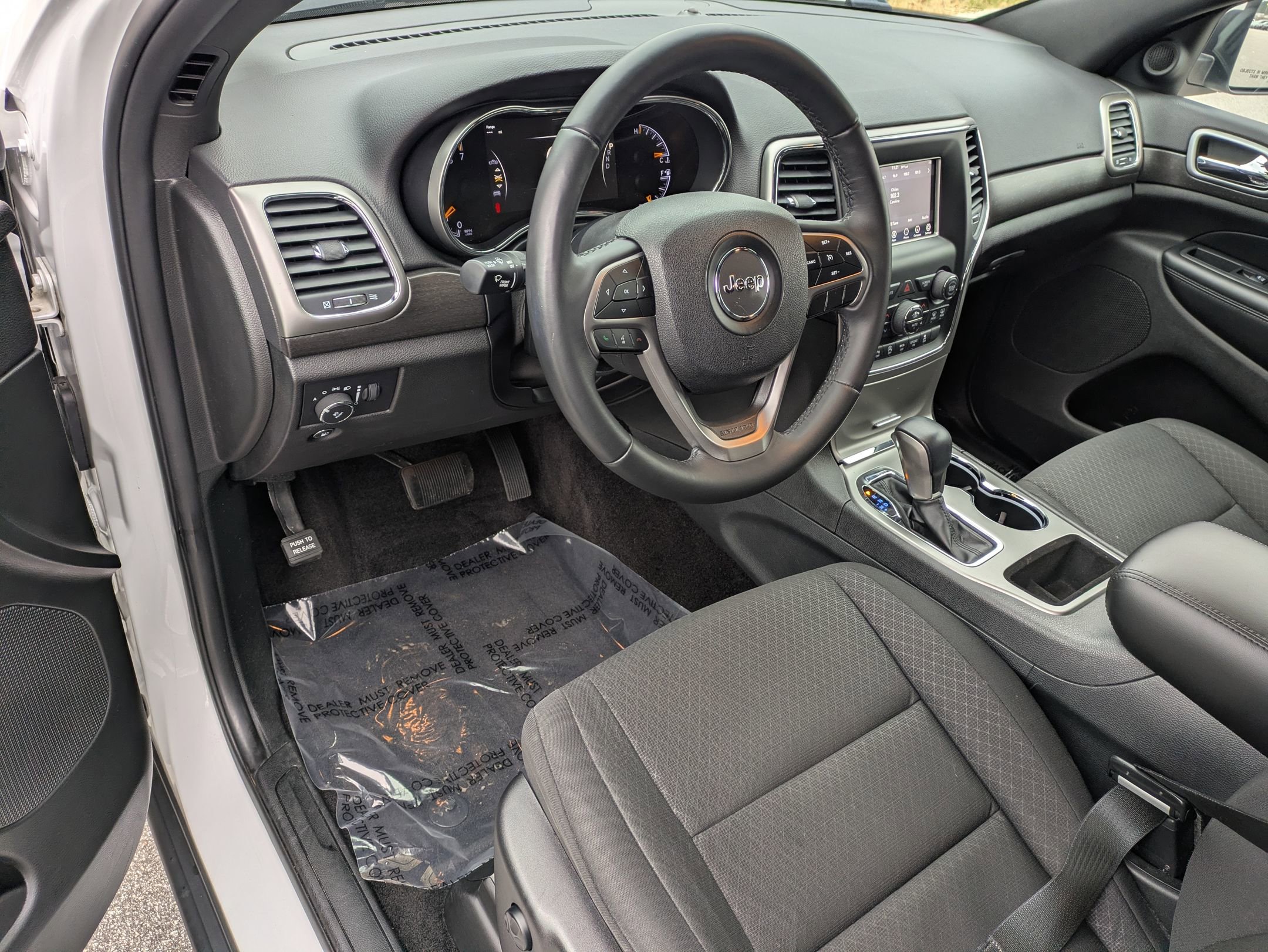 Used 2018 Jeep Grand Cherokee Laredo image 9
