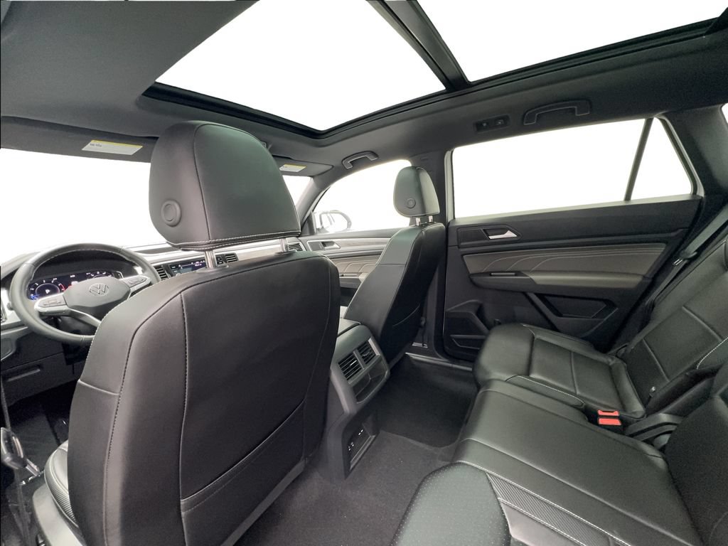 Used 2023 Volkswagen Atlas Cross Sport SE w/ Panoramic Sunroof Package FWD image 26