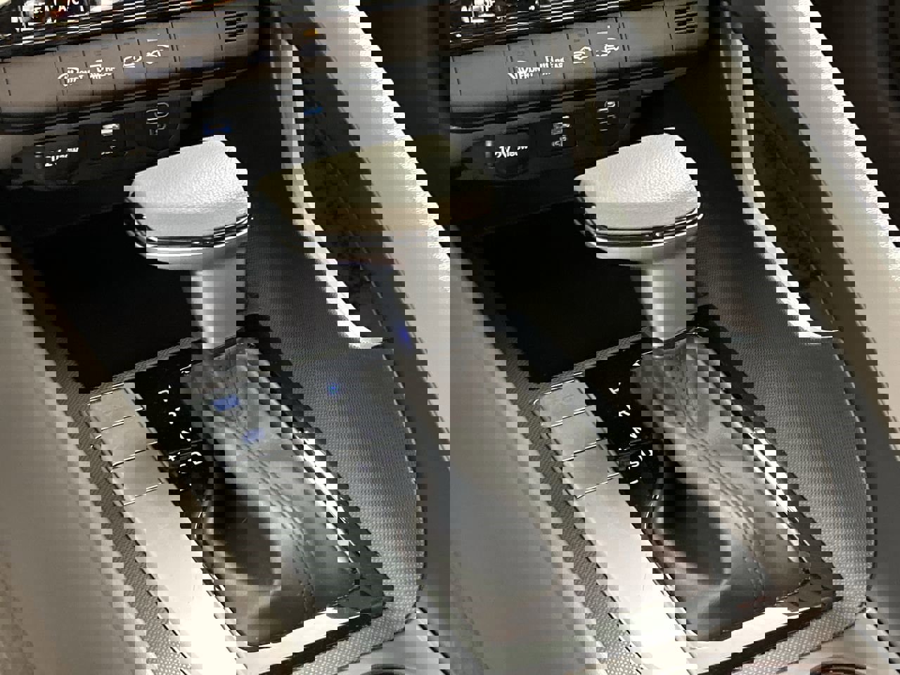 Used 2024 Hyundai Elantra SEL image 15