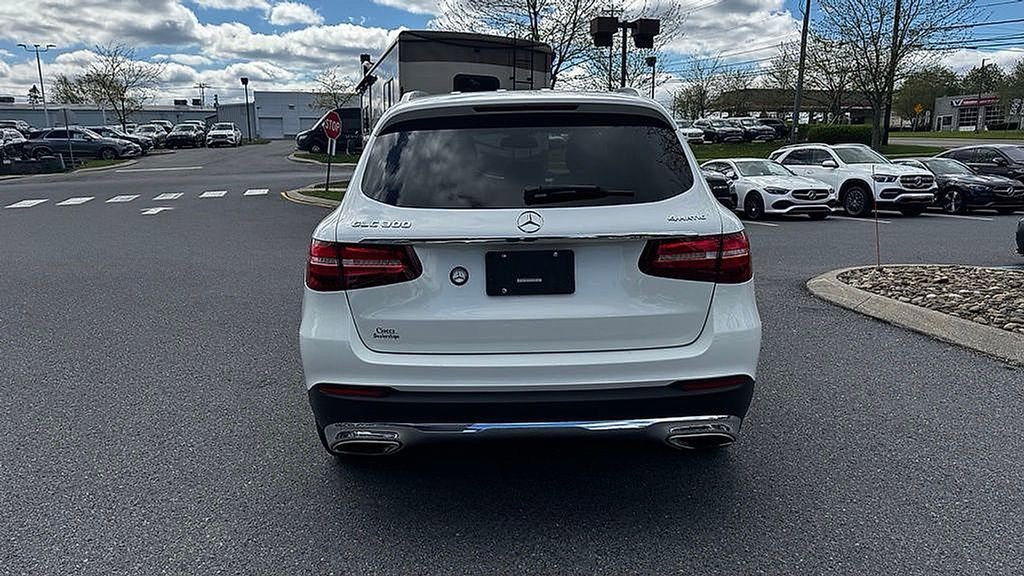 Used 2019 Mercedes-Benz GLC 300 4MATIC image 4