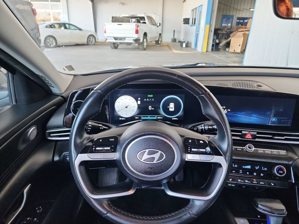 Used 2024 Hyundai Elantra Limited FWD image 19