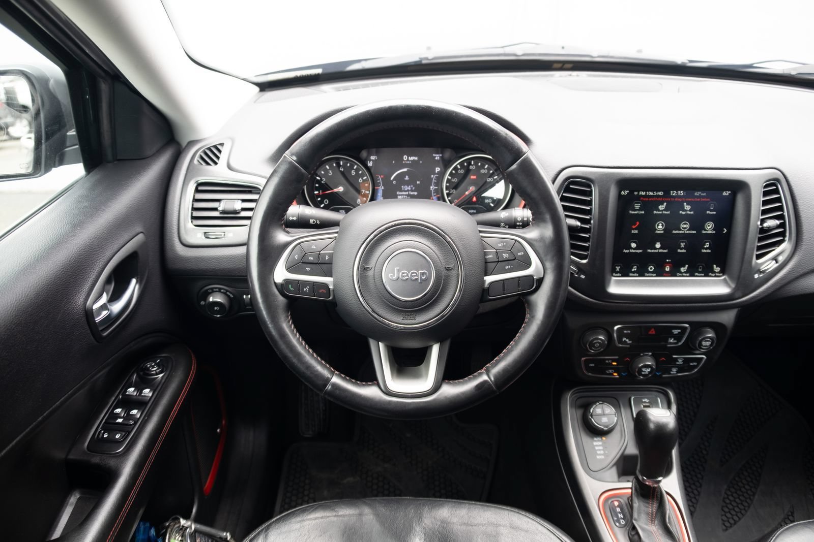 Used 2017 Jeep Compass Trailhawk w/ Leather Interior Group AWD/4WD image 2