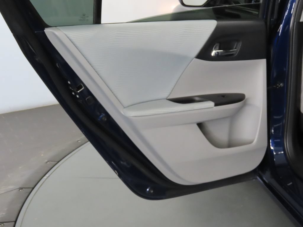 Used 2017 Honda Accord LX image 39