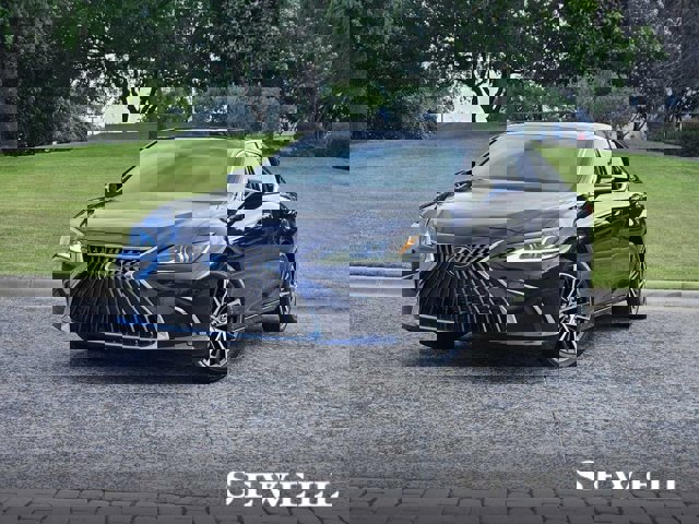 Certified 2024 Lexus ES 250 w/ Premium Package image 1