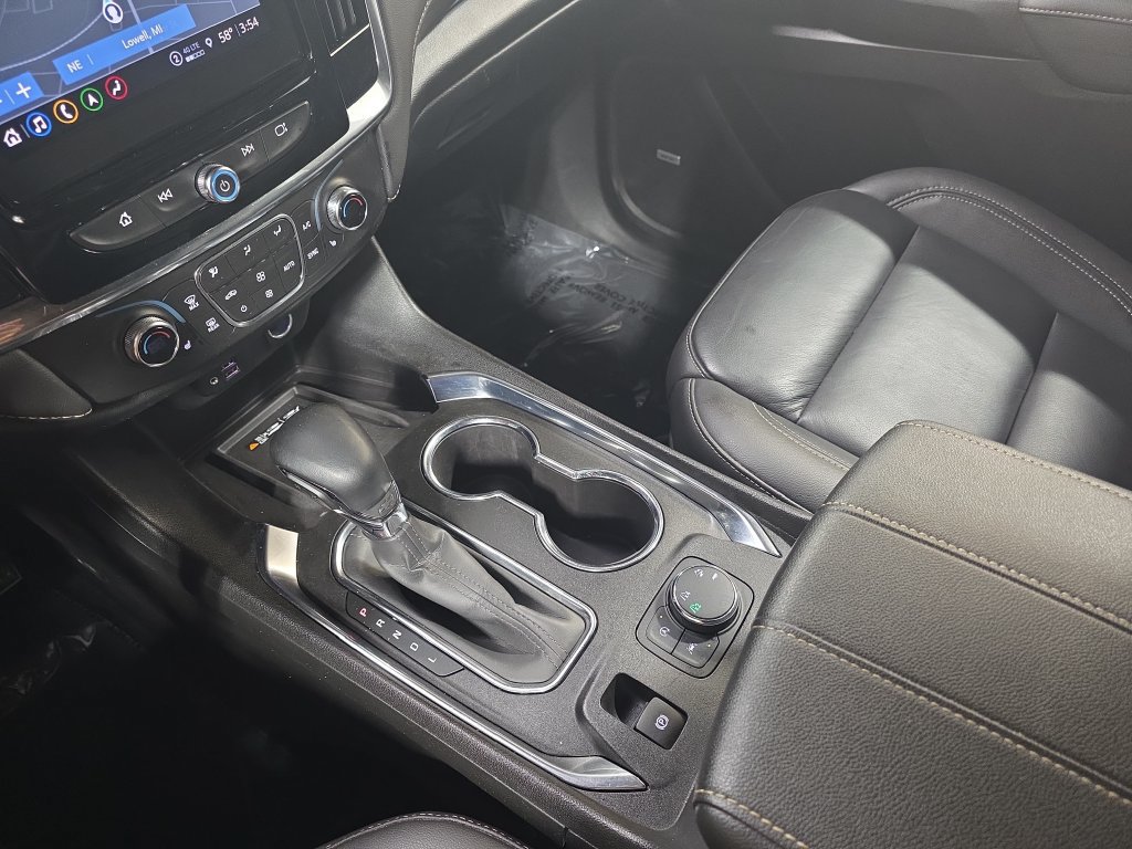 Used 2023 Chevrolet Traverse LT w/ LT Premium Package AWD/4WD image 32