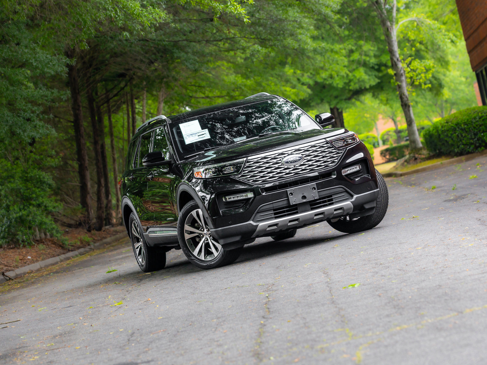 Used 2020 Ford Explorer Platinum w/ Premium Technology Package AWD/4WD image 18