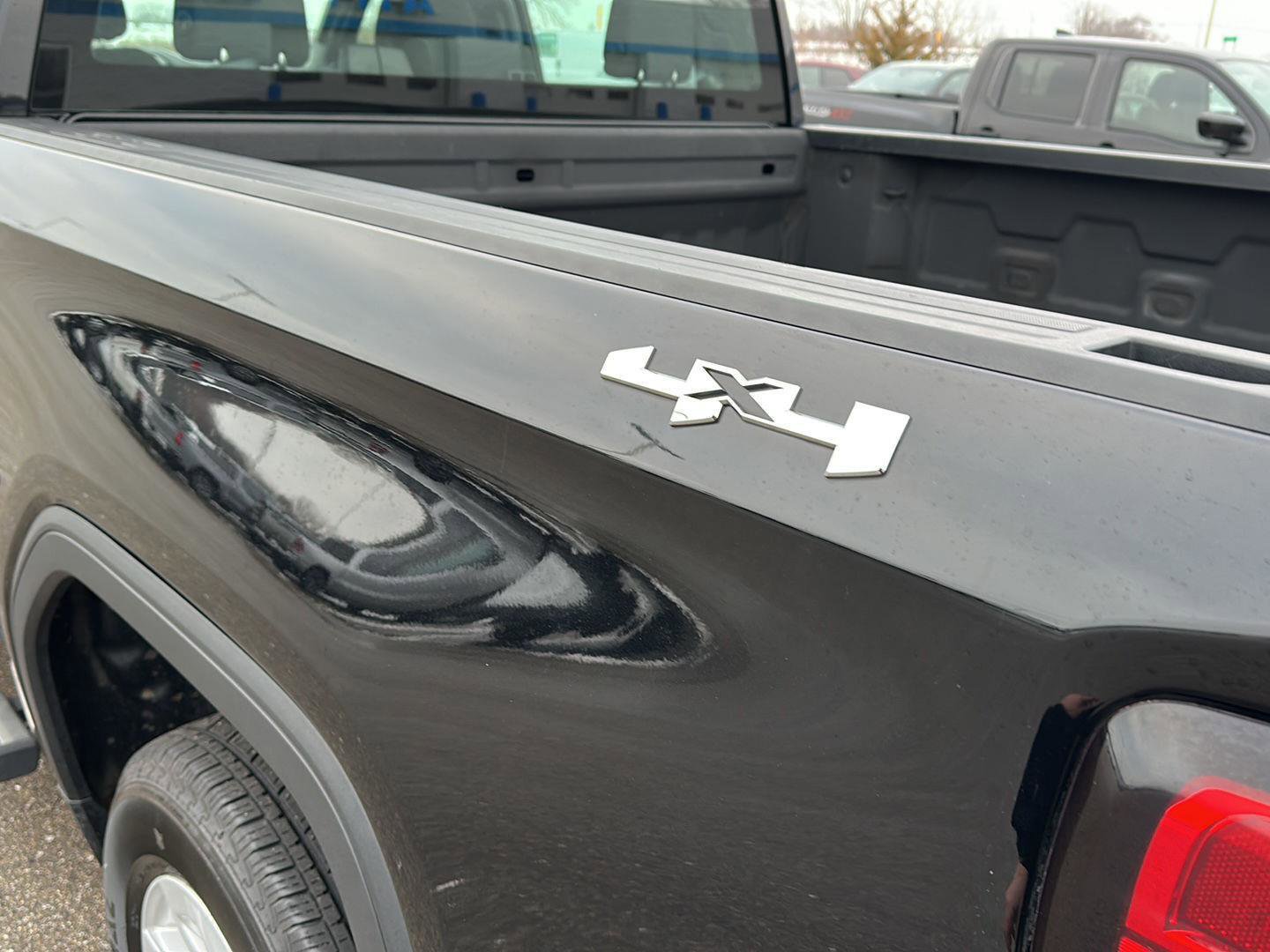 Used 2019 GMC Sierra 1500 4WD CREW CAB 147 image 6