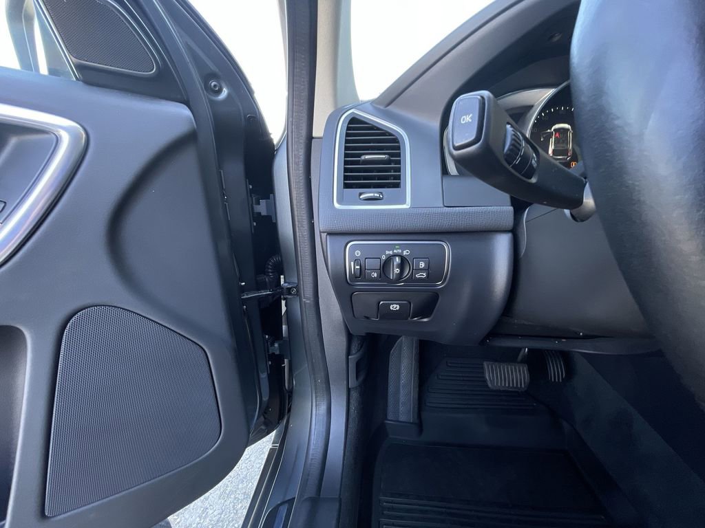 Used 2017 Volvo XC60 T5 Inscription w/ Preferred Option Package image 17