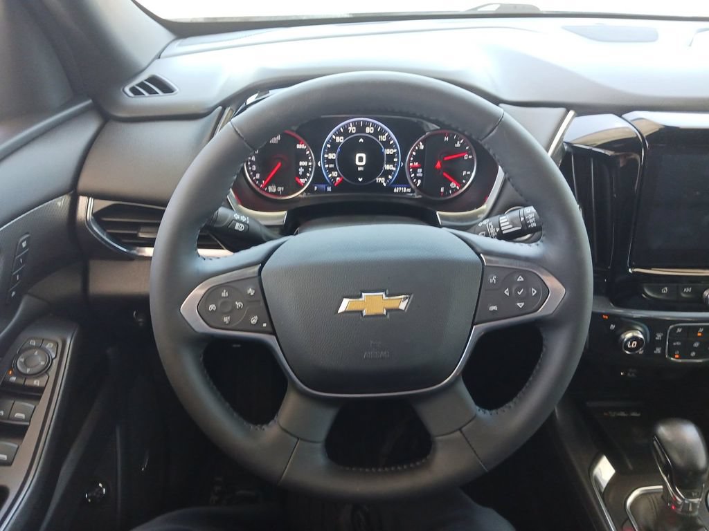 Used 2022 Chevrolet Traverse Premier FWD image 16