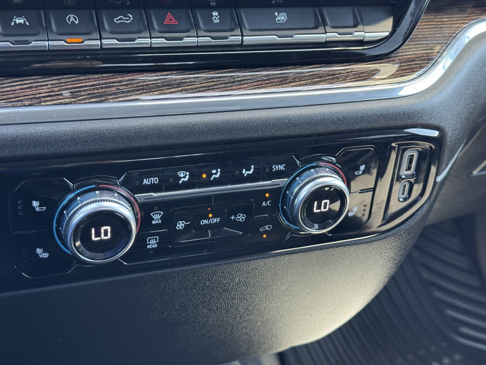 Used 2024 GMC Sierra 1500 SLE image 18