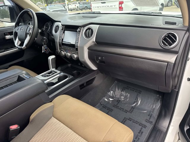 Used 2014 Toyota Tundra SR5 w/ SR5 Upgrade Package AWD/4WD image 18