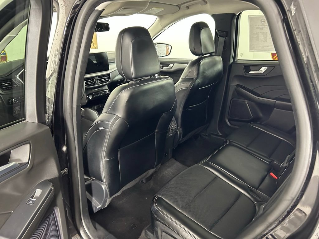 Used 2024 Ford Escape Platinum AWD/4WD image 14