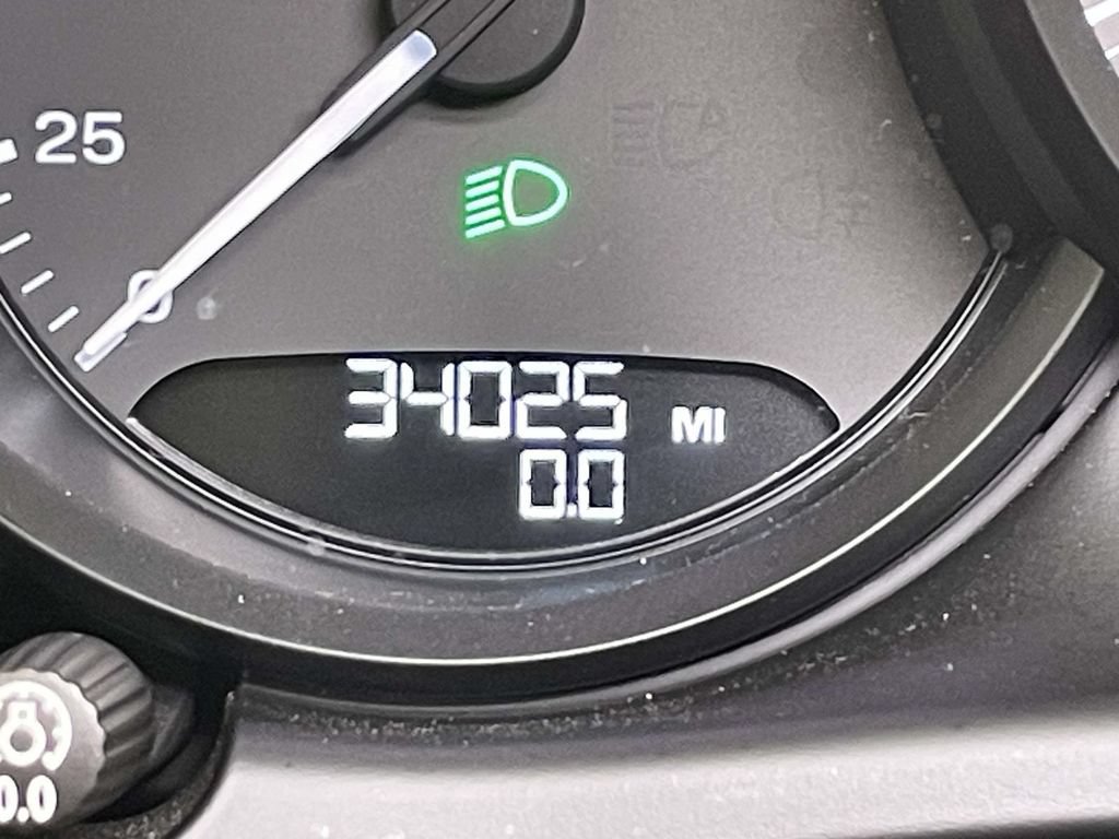 Certified 2023 Porsche Macan AWD/4WD image 44