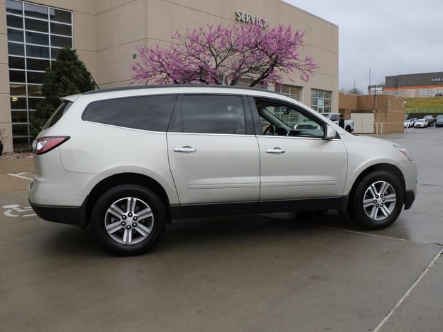 Used 2017 Chevrolet Traverse LT image 6