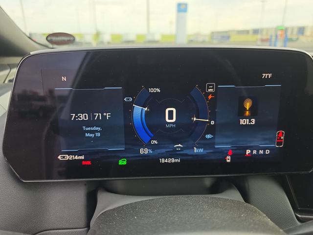 Used 2025 Chevrolet Equinox EV LT w/ Comfort Package AWD/4WD image 16