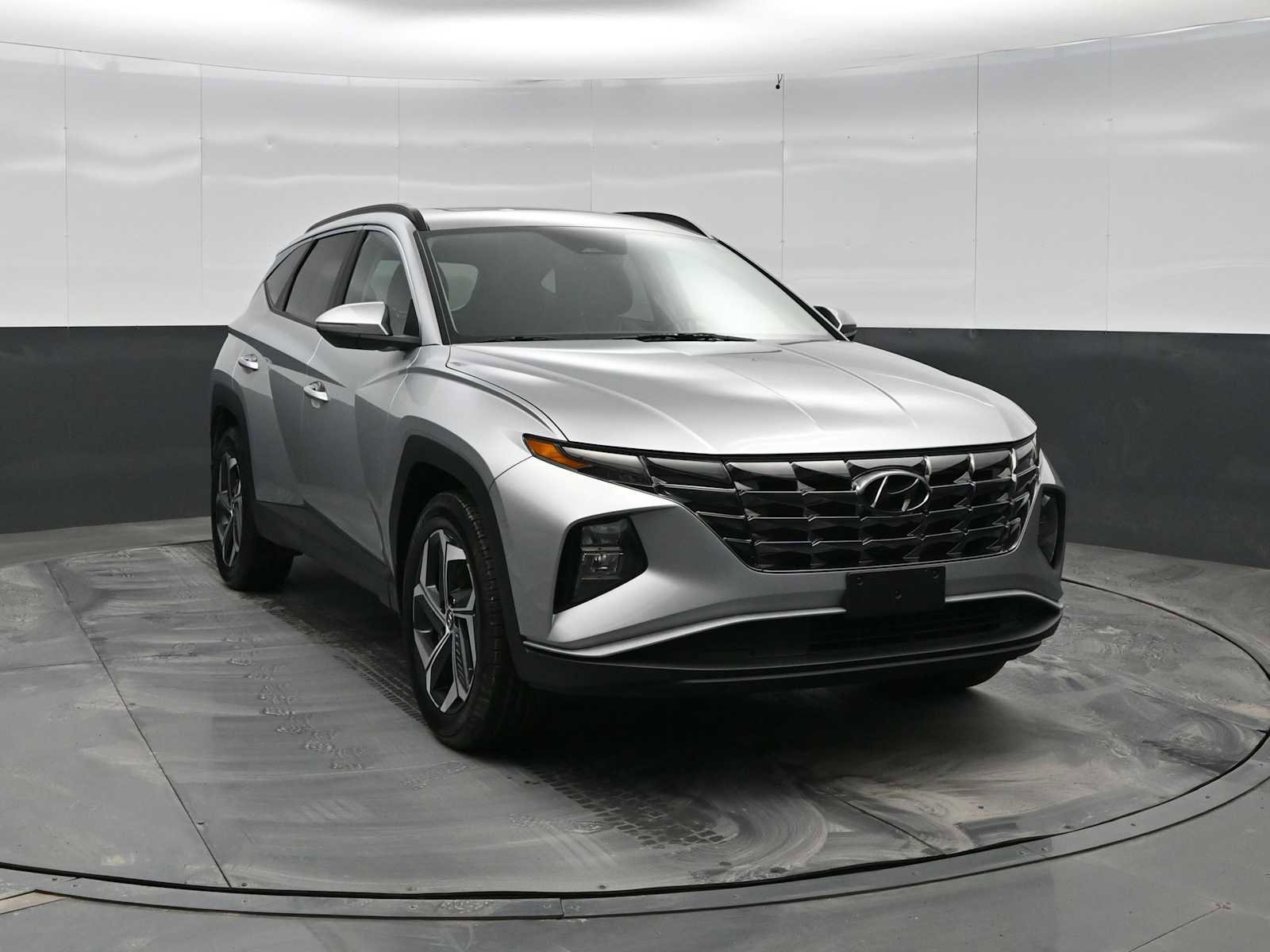 Used 2022 Hyundai Tucson SEL w/ Convenience + Premium Package image 2