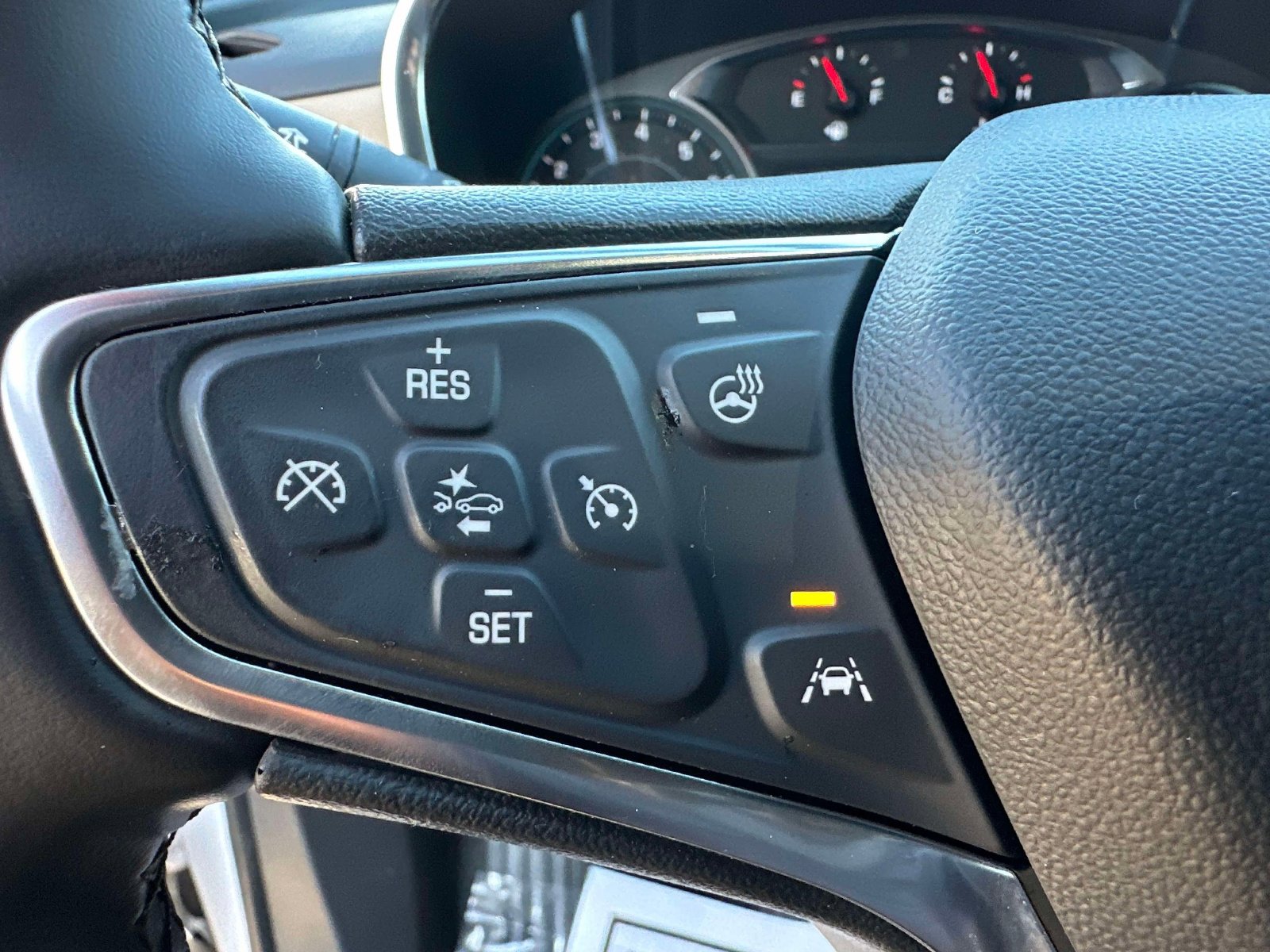 Certified 2024 Chevrolet Equinox Premier image 18