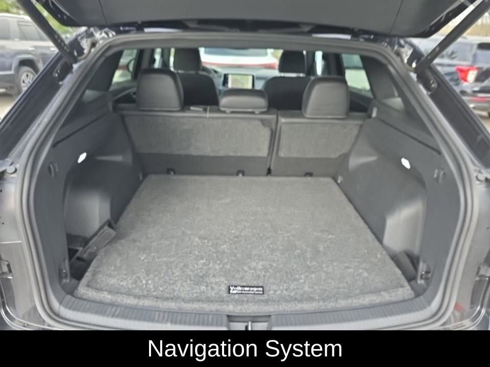 Used 2025 Volkswagen Atlas Cross Sport SEL image 6