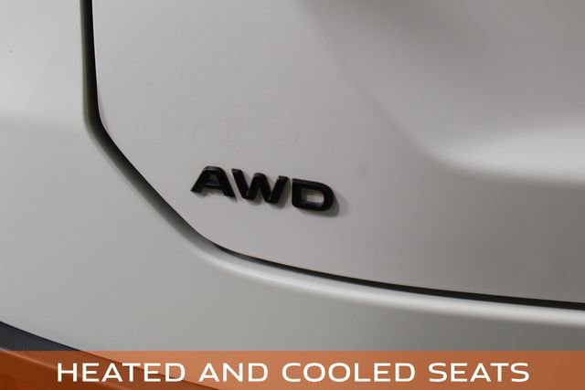 Used 2025 Honda Pilot Black Edition image 9