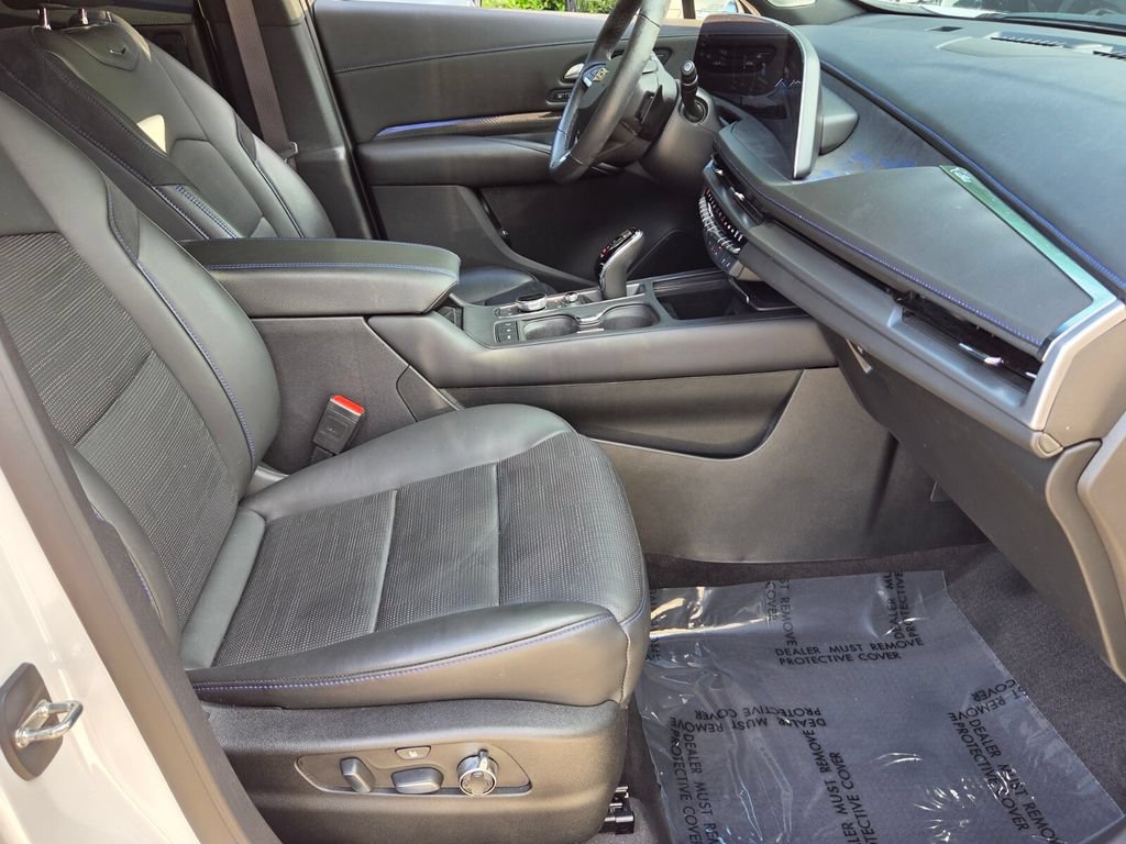 Used 2024 Cadillac XT4 Sport FWD image 17