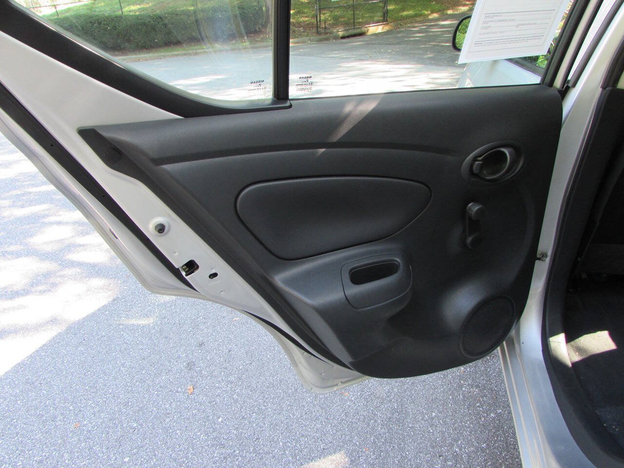 Used 2015 Nissan Versa S FWD image 19