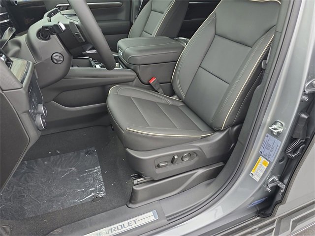 New 2025 Chevrolet Suburban Premier image 19