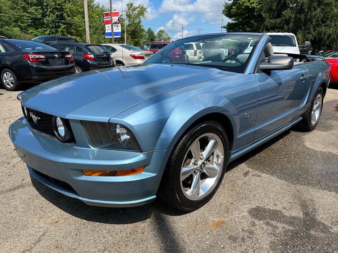 Used 2006 Ford Mustang GT RWD image 2