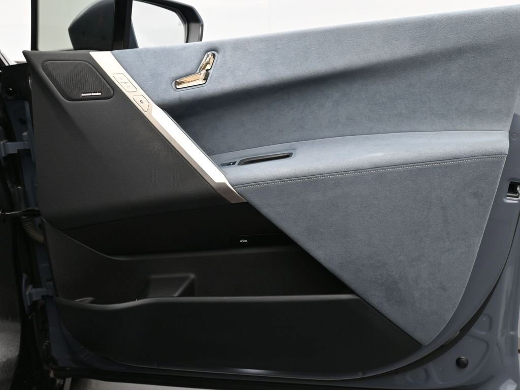 Used 2023 BMW iX xDrive50 w/ Ultimate Package 2 image 26