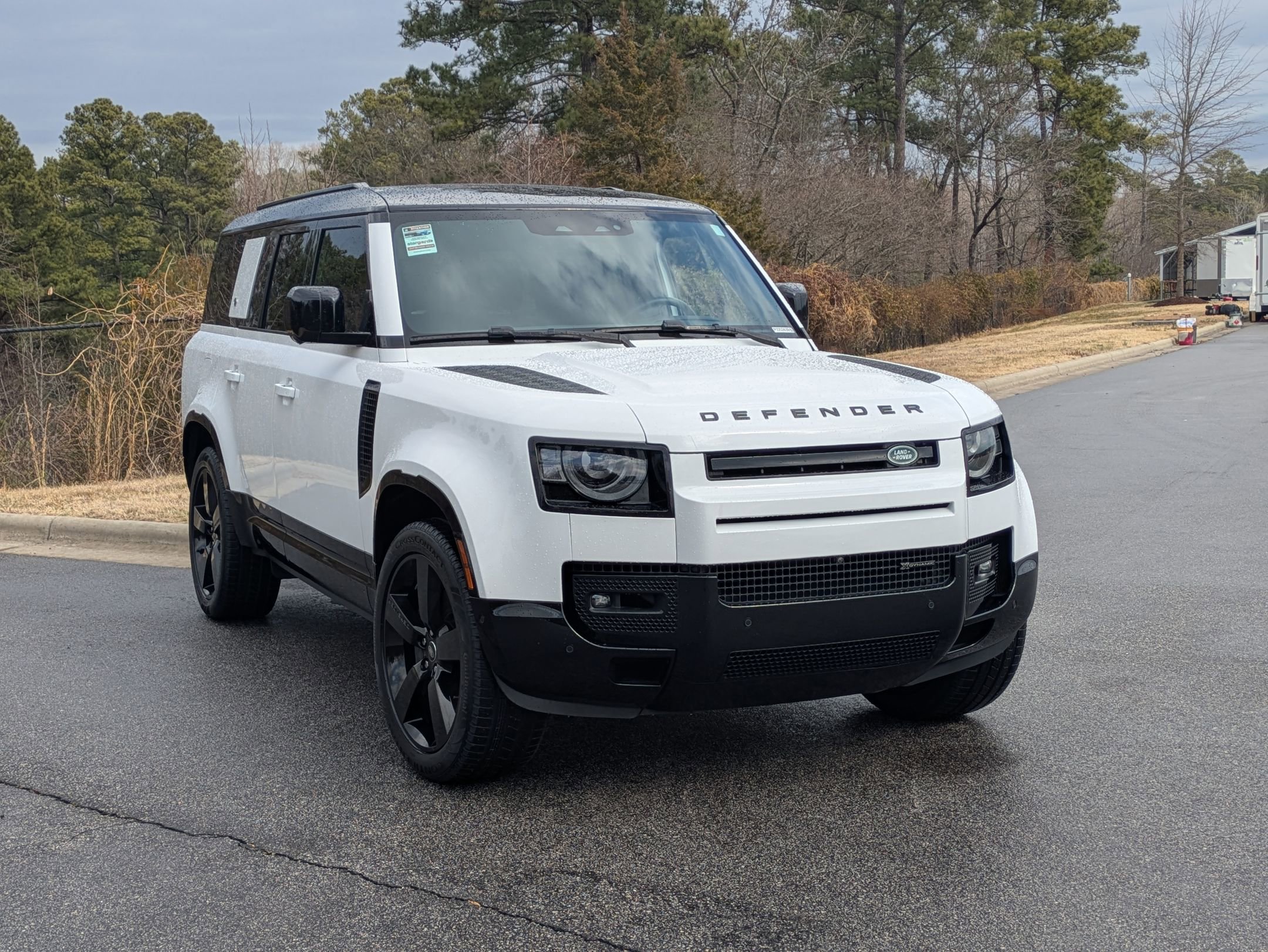 Certified 2023 Land Rover Defender 130 X-Dynamic SE image 3