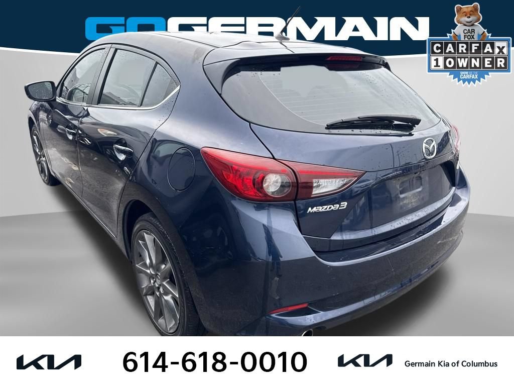 Used 2018 MAZDA MAZDA3 Touring FWD image 2