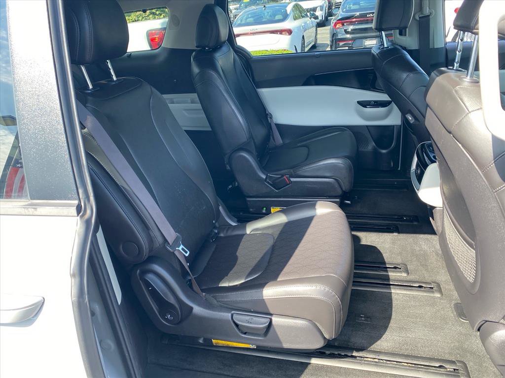 Certified 2022 Kia Carnival EX FWD image 26