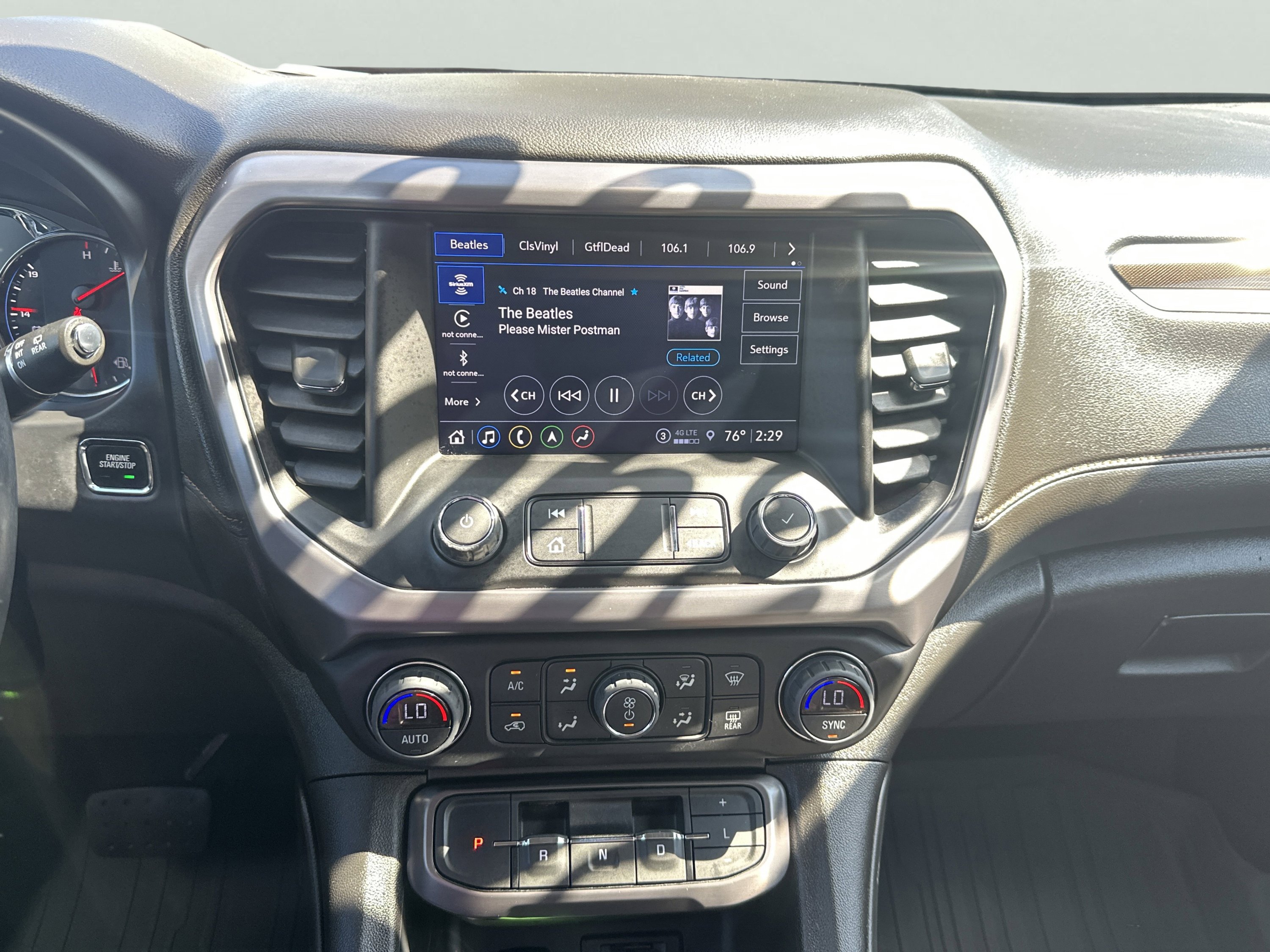 Used 2022 GMC Acadia AT4 w/ Technology Package image 20