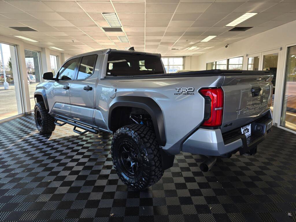 Used 2024 Toyota Tacoma TRD Off-Road image 5