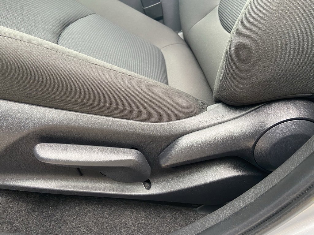 Used 2025 Toyota RAV4 LE image 9